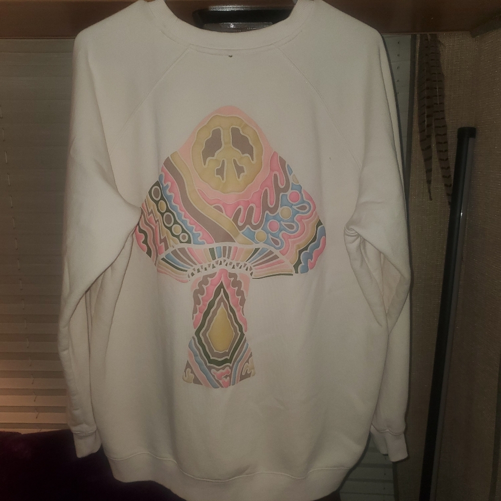 Volcome sweatshirt